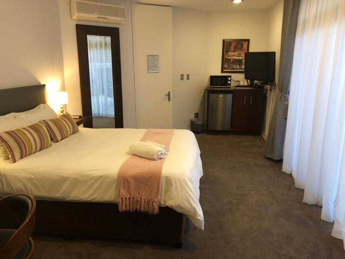 Le Petit Fillan Hotel Johannesburg Bagian luar foto