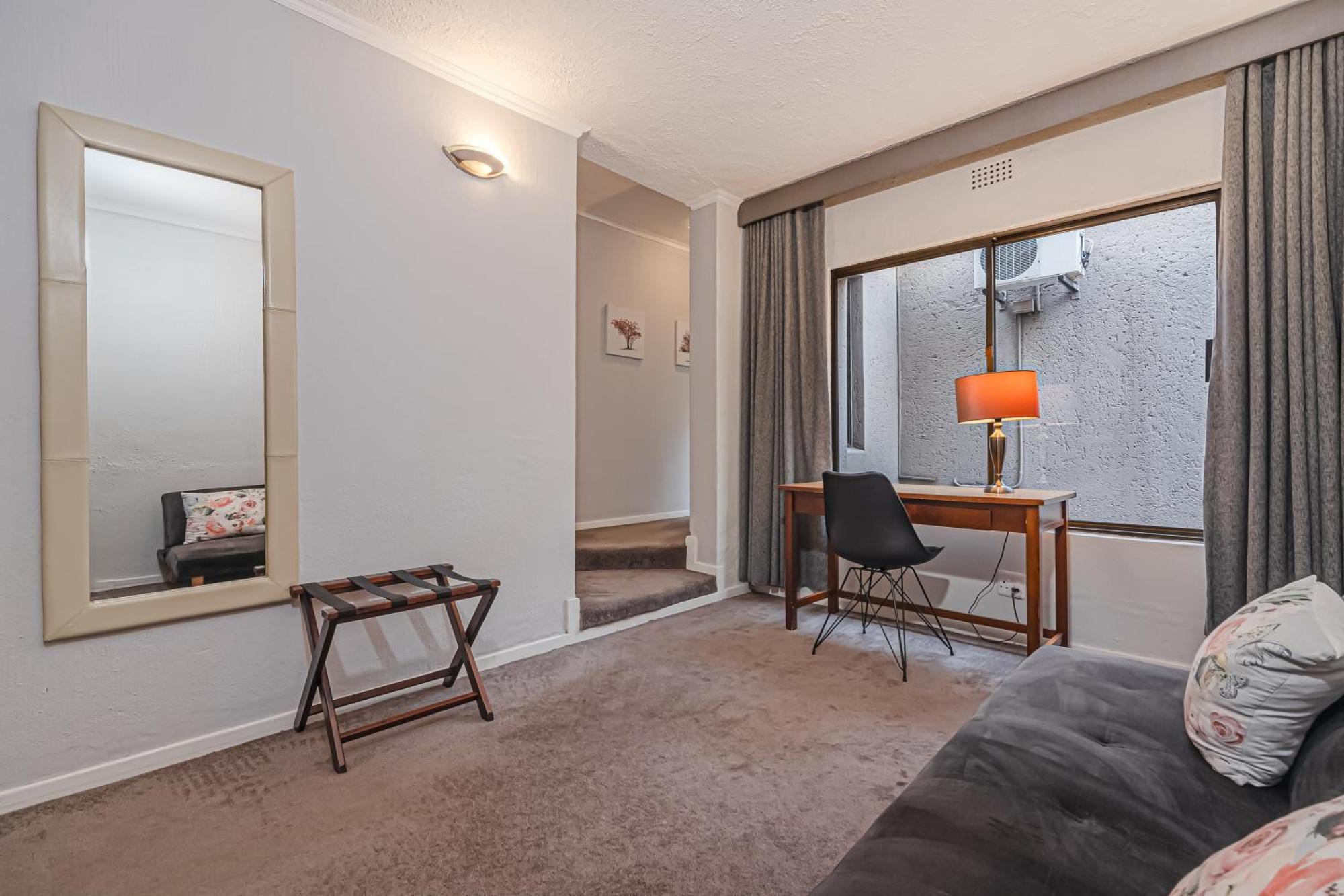 Le Petit Fillan Hotel Johannesburg Bagian luar foto
