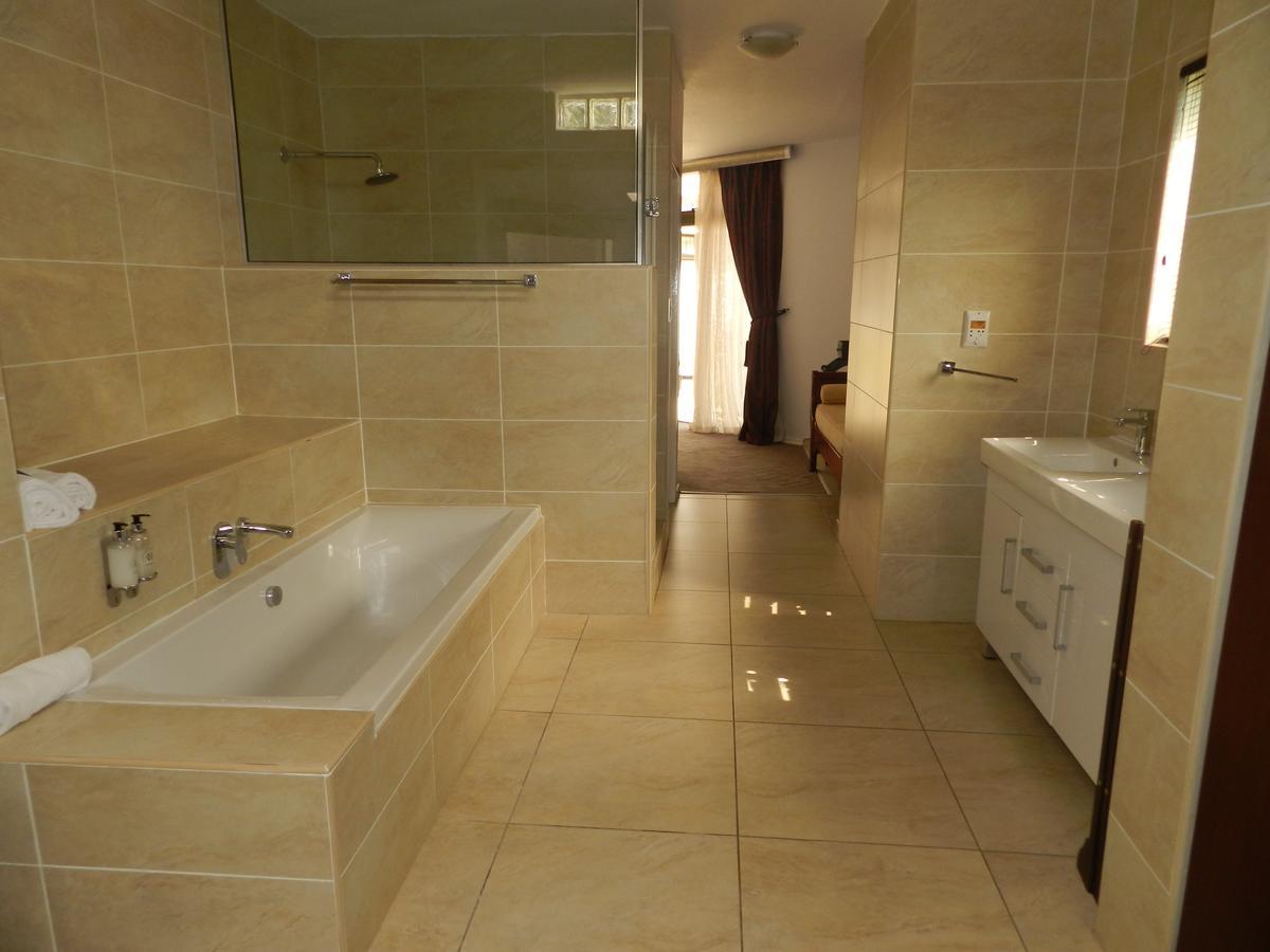Le Petit Fillan Hotel Johannesburg Bagian luar foto
